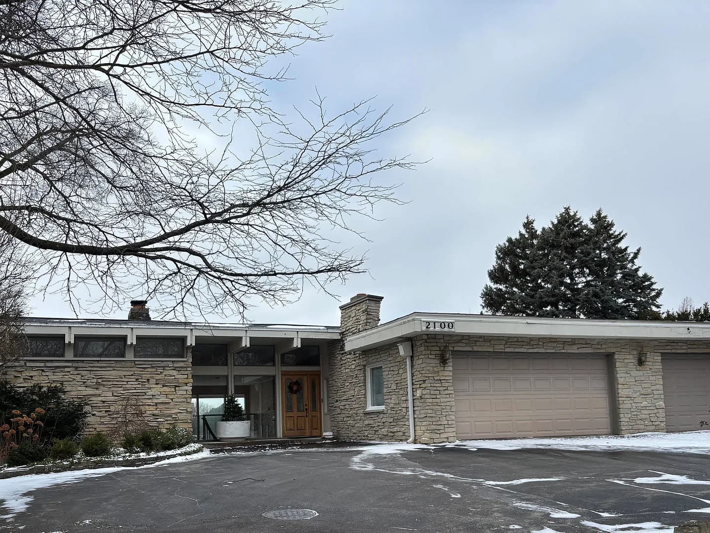 2100 Valley Lo Ln, Glenview, IL — sold by Lena Bondar