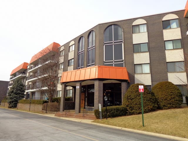 4900 Foster Street #107, Skokie, IL — sold by Lena Bondar