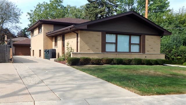 9244 Nashville Avenue, Morton Grove, IL — sold by Lena Bondar