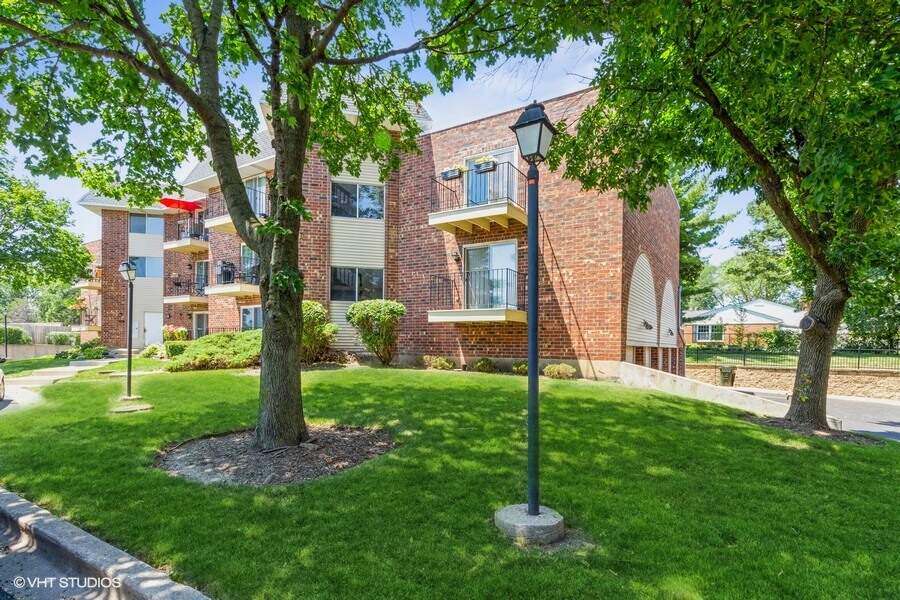 1750 S Arlington Heights Road #4 — photo 2