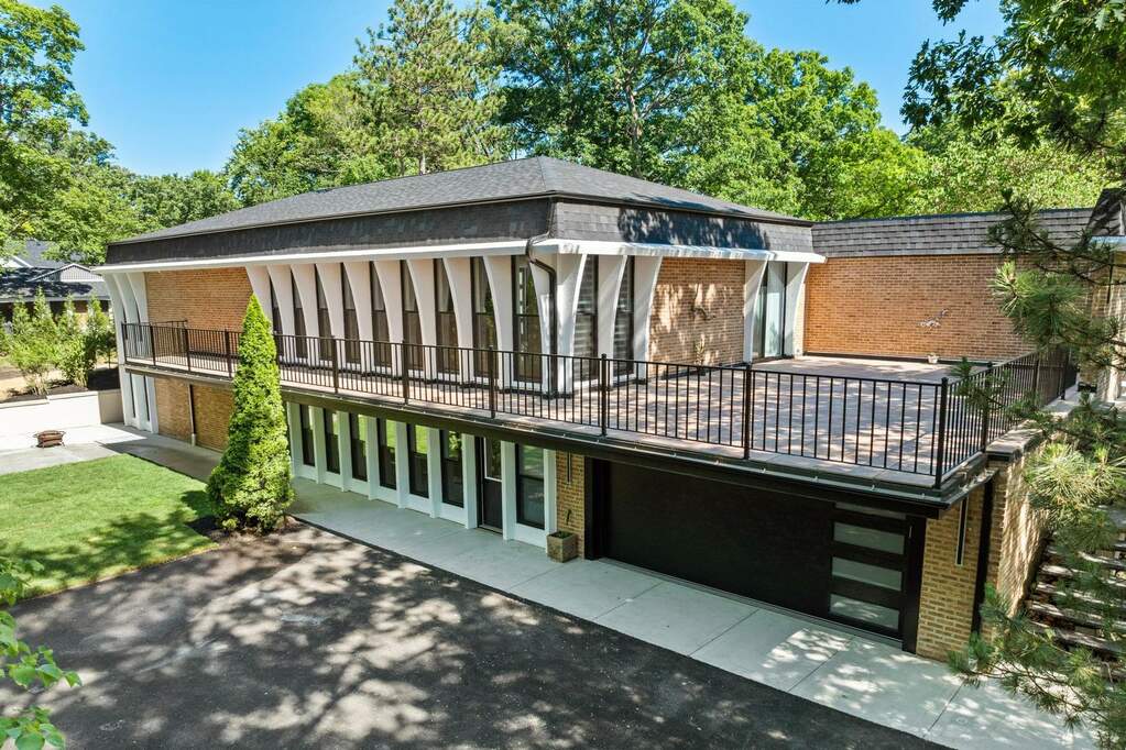 24 Londonderry Lane — photo 2