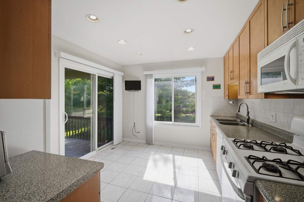 301 Horatio Boulevard — photo 8