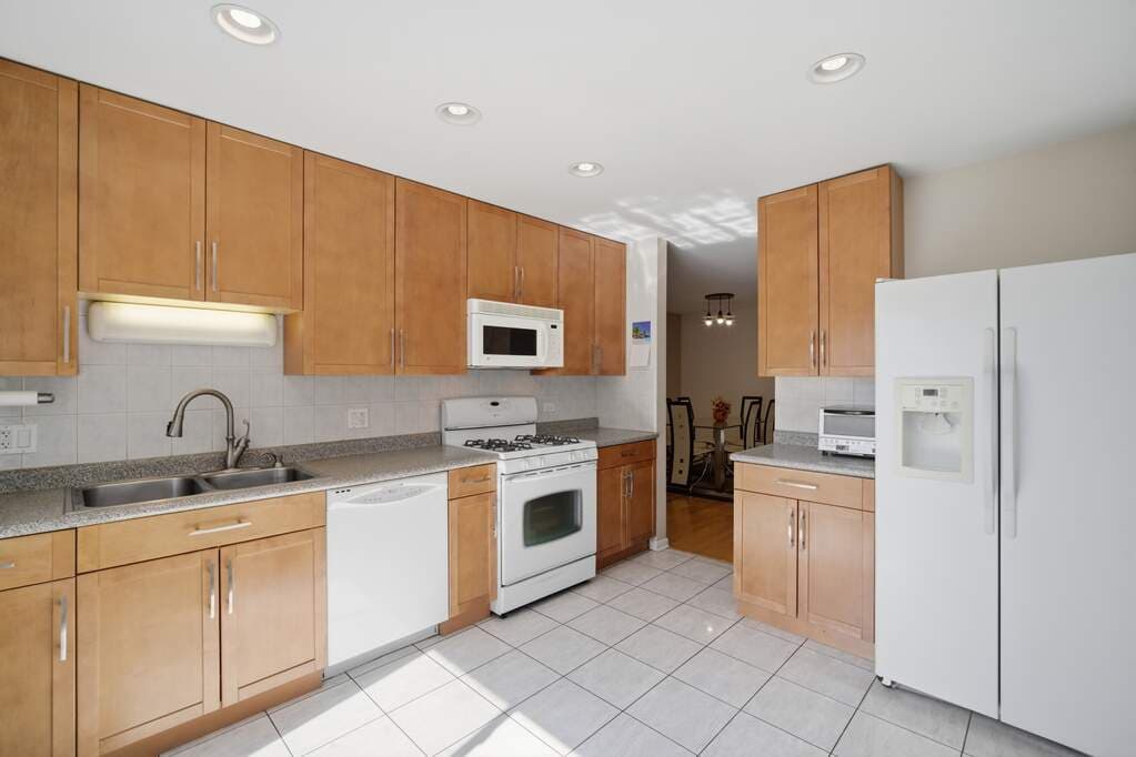 301 Horatio Boulevard — photo 9