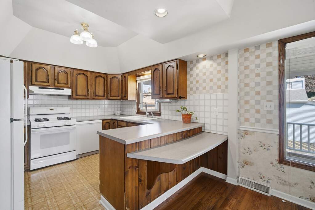 3831 N Octavia Avenue — photo 11