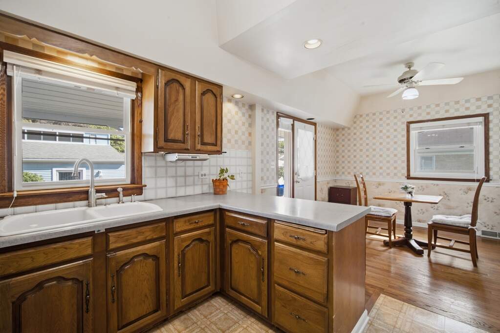3831 N Octavia Avenue — photo 12