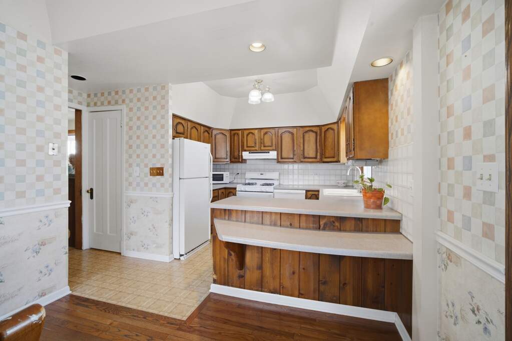 3831 N Octavia Avenue — photo 13
