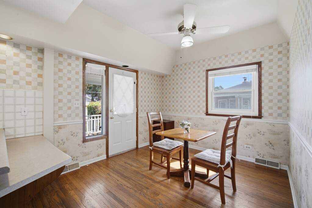 3831 N Octavia Avenue — photo 10