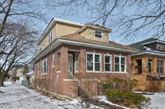5300 N Ludlam Avenue, Chicago, IL — sold by Lena Bondar