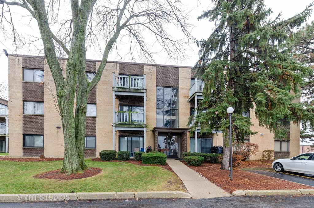 15 Piper Lane #302, Prospect Heights, IL — sold by Lena Bondar