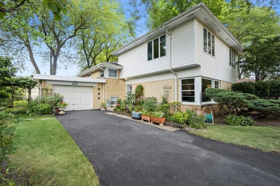 424 Brook Lane, Glenview, IL — sold by Lena Bondar