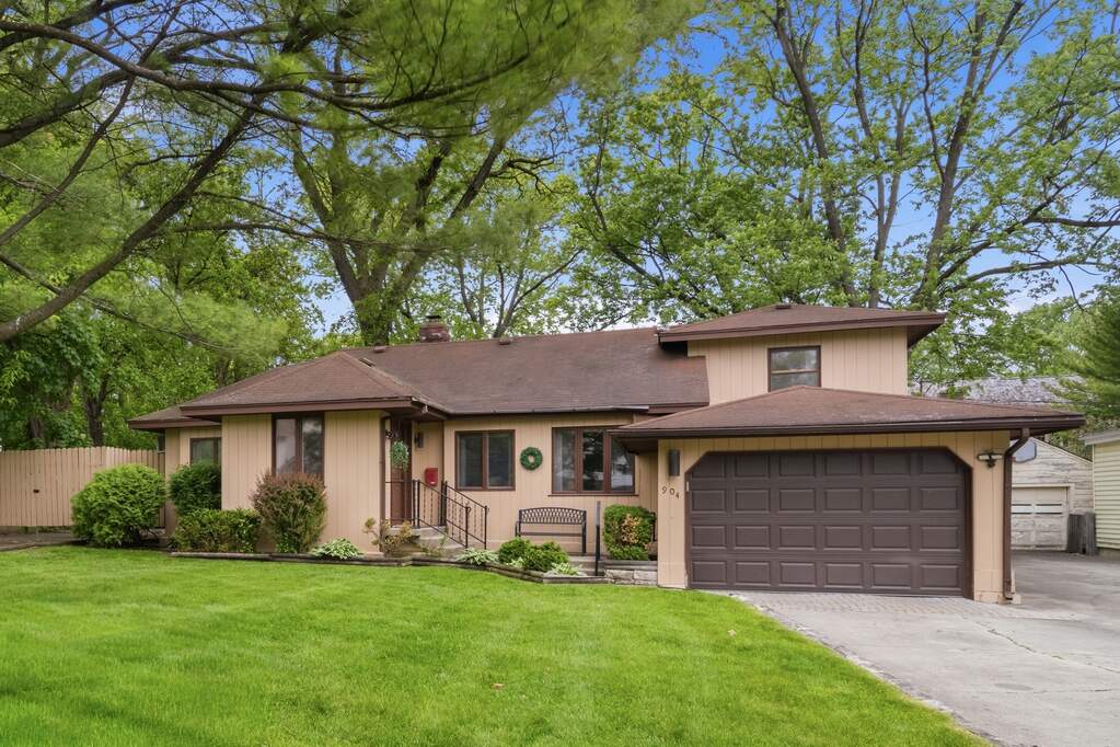 904 Glendale Road, Glenview, IL — sold by Lena Bondar