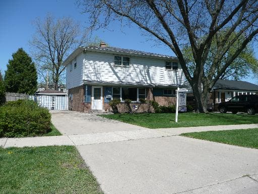 7718 W Monroe Street — photo 2