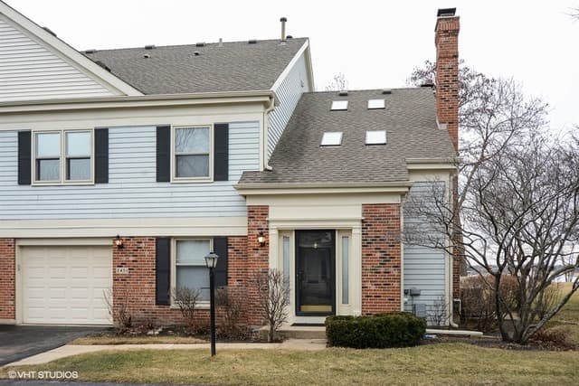 2451 E Towne Boulevard #2451, Arlington Heights, IL — sold by Lena Bondar
