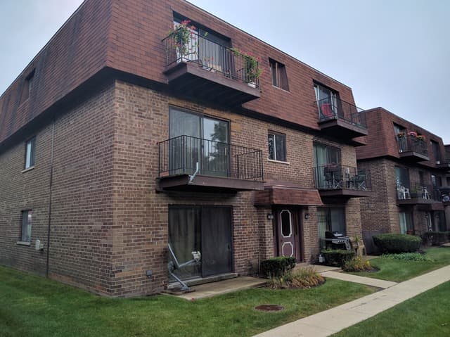 9817 Bianco Terrace #C, Des Plaines, IL — sold by Lena Bondar
