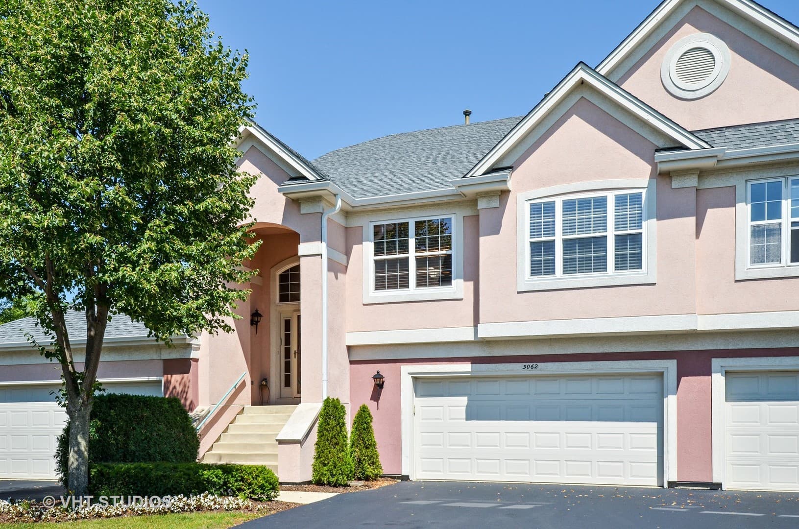3062 Lexington Lane — photo 2