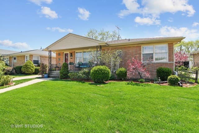 7035 W Cleveland Street, Niles, IL — sold by Lena Bondar