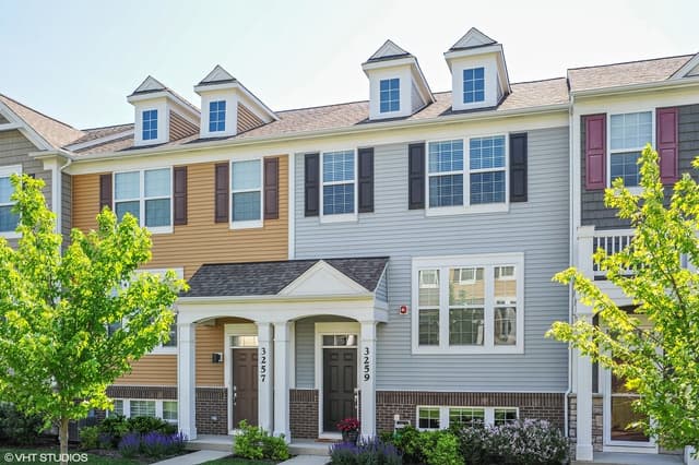 3259 Coral Lane, Glenview, IL — sold by Lena Bondar