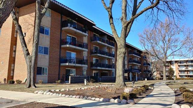 2230 S Goebbert Road #149 — photo 2