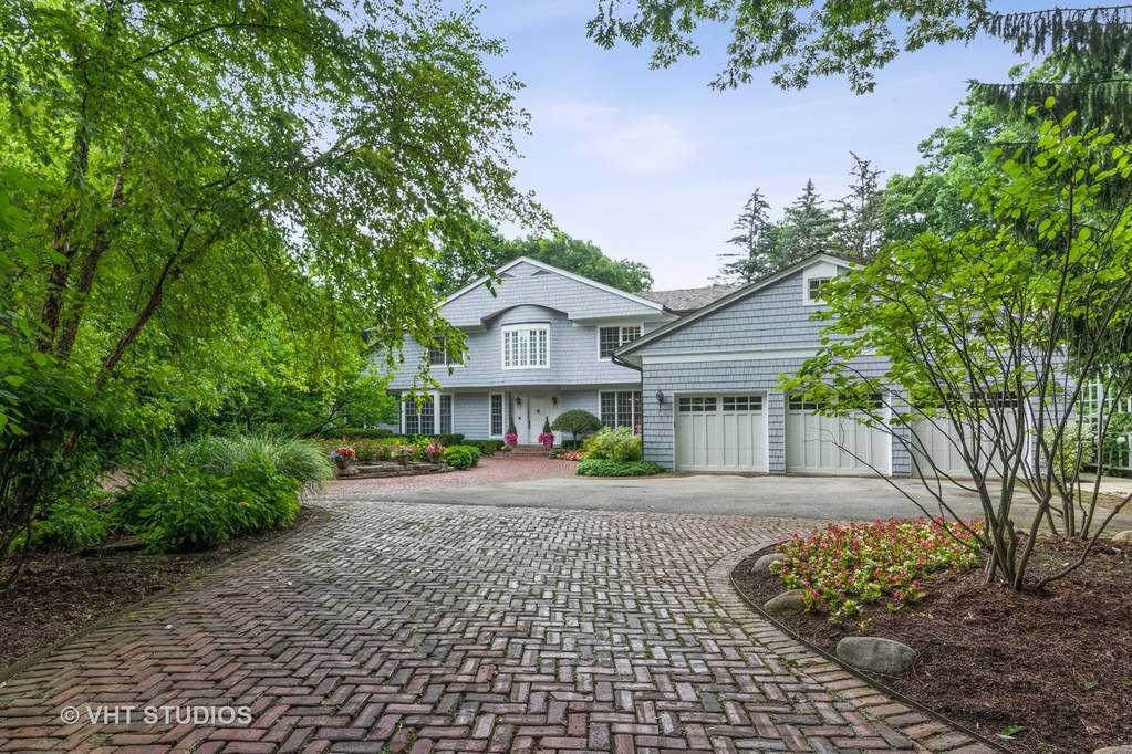 820 Eastwood Lane — photo 2