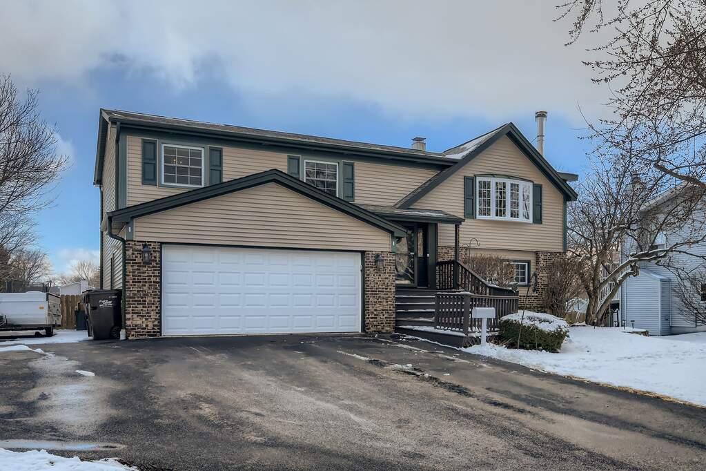 680 Surryse Road — photo 2