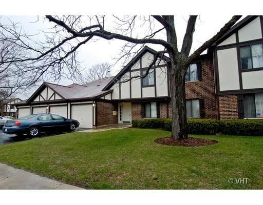 924 E Coach Road #924, Palatine, IL — sold by Lena Bondar