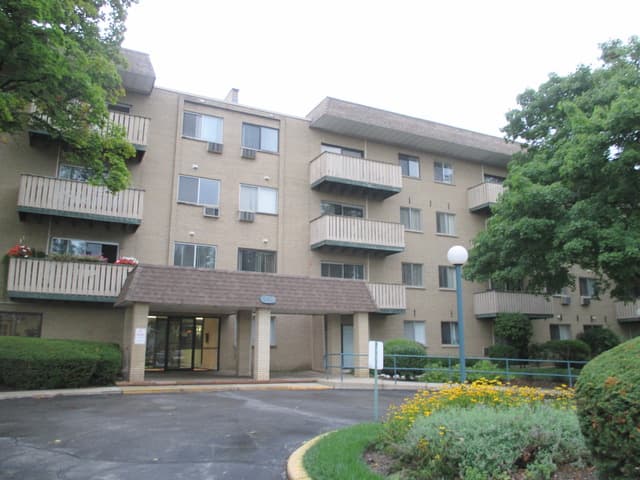 280 N Westgate Road #422, Mount Prospect, IL — sold by Lena Bondar