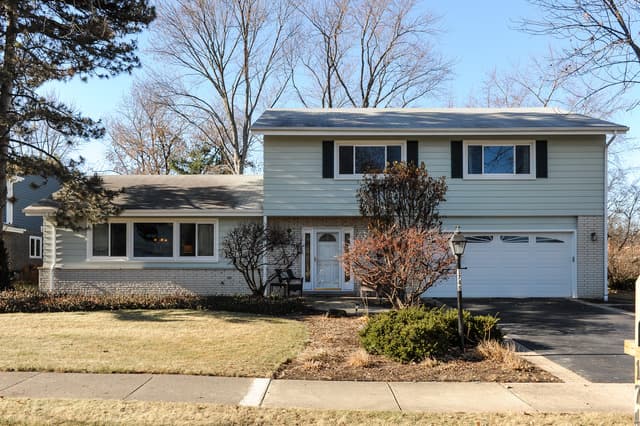 1748 Larkdale Road, Northbrook, IL — sold by Lena Bondar