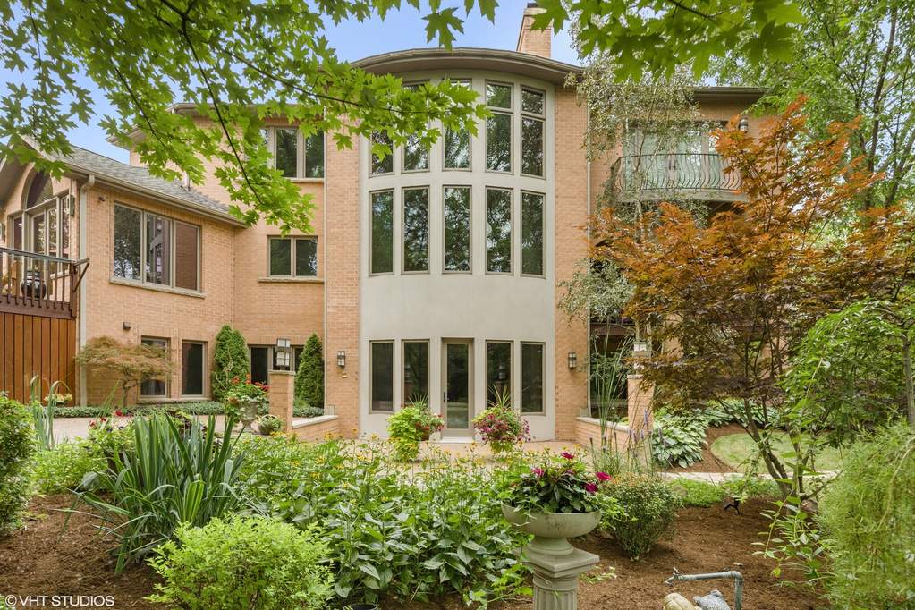 805 Wagner Court, Glenview, IL — sold by Lena Bondar