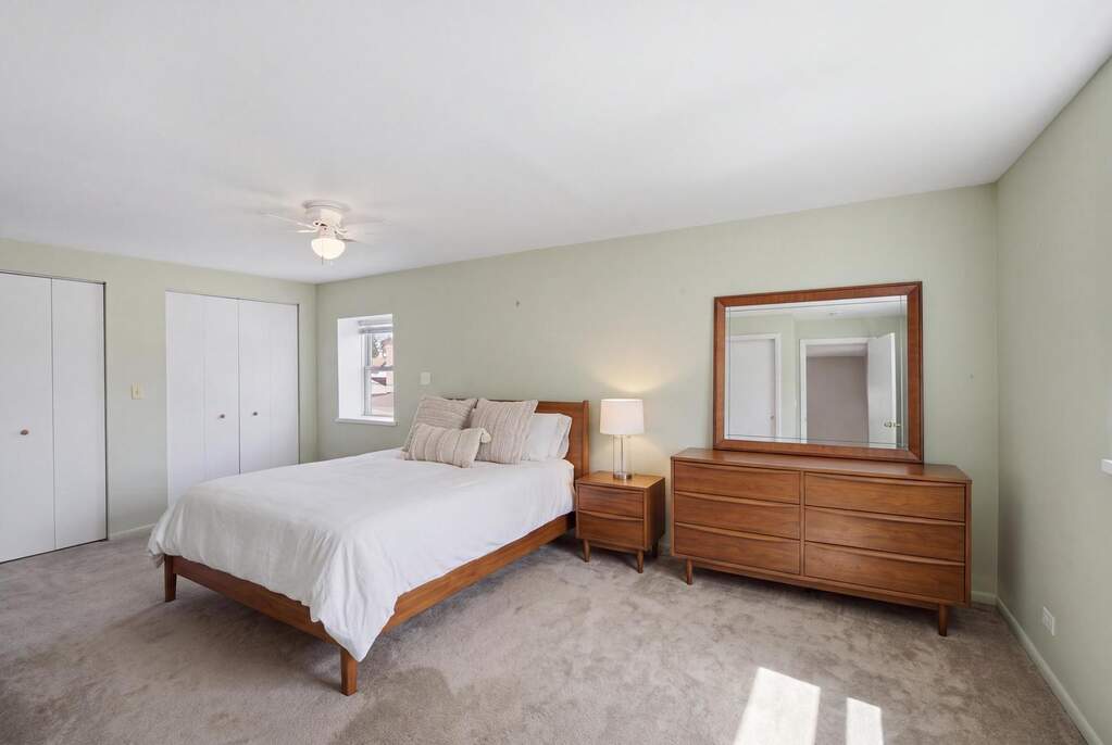 3831 N Octavia Avenue, Chicago, IL — listed by Lena Bondar